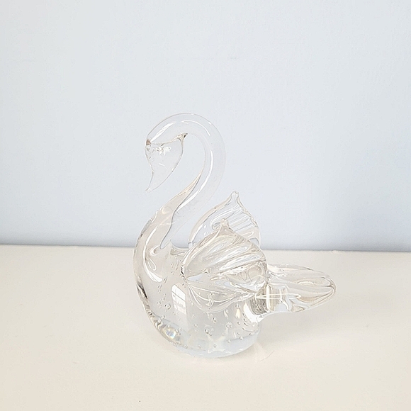 Hand Blown Art Glass Swan Sculpture Paperweight - Picture 3 of 9